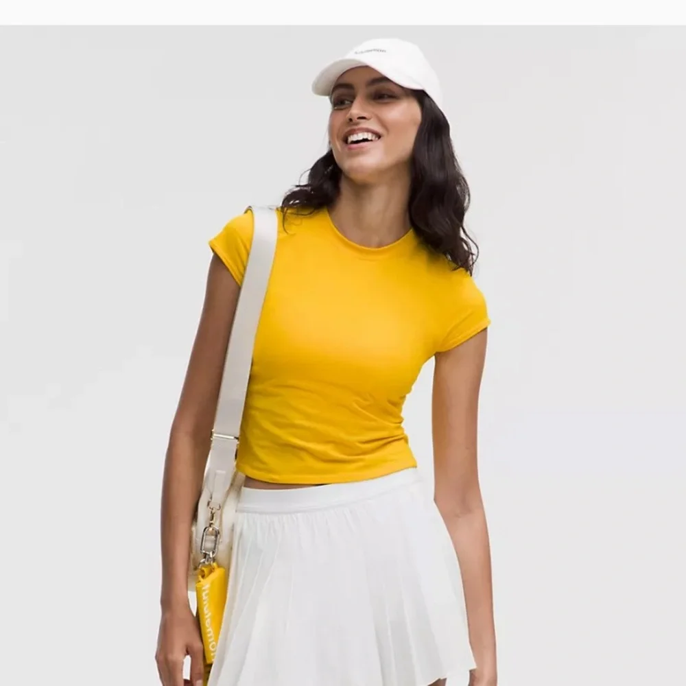 Lululemon Organic Cotton Baby Tee Maize Yellow Medium NWT - Picture 2 of 9